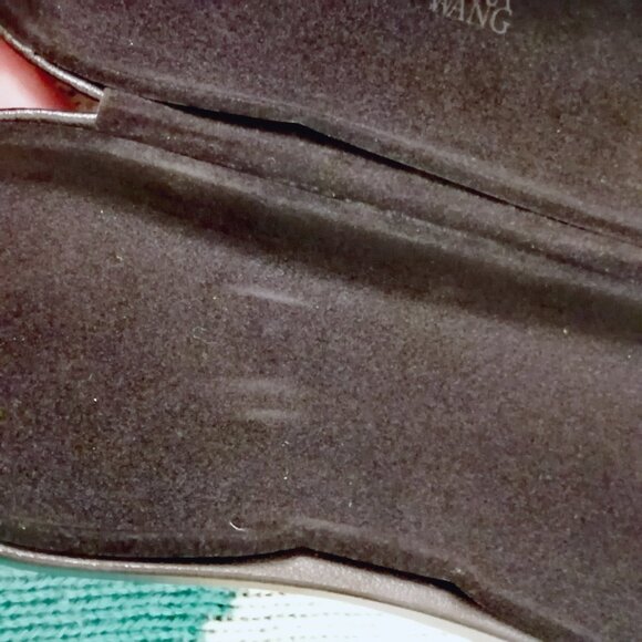 Vera Wang Black Leather Hard Shell Eyewear Case - Picture 6 of 7